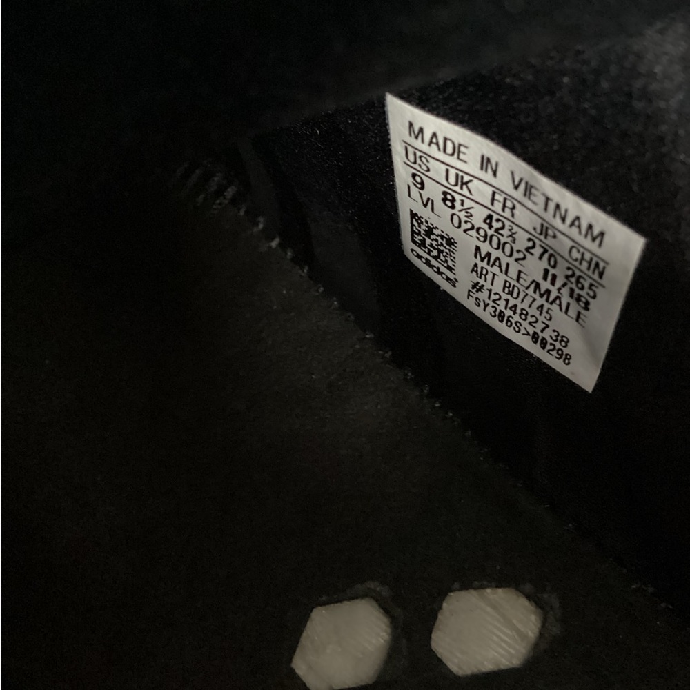 ADIDAS RUNNING SHOES NMD R1 - Picture 13 of 13